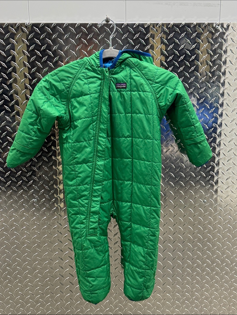 Patagonia puffball Quilted Kids One-Piece reversible bunting - 3T